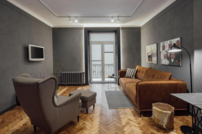 Apartment on Hnatiuka with Parking